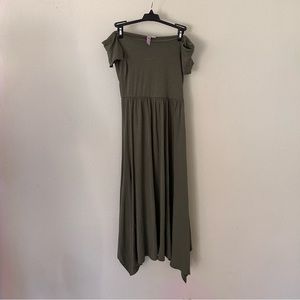 Alya Alta Off the Shoulder Long Green Dress
